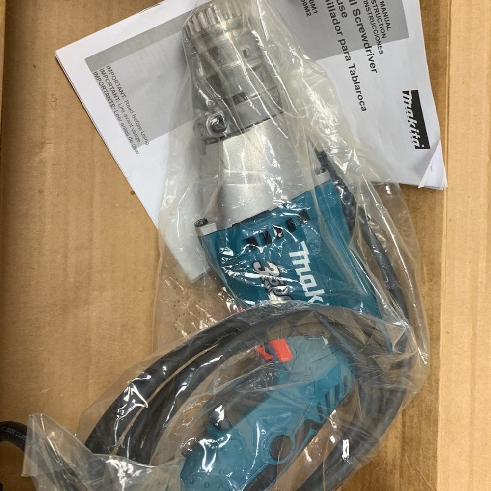 Makita  3500 RPM Screwgun